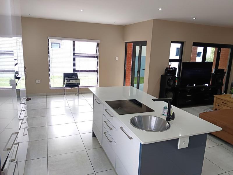 4 Bedroom Property for Sale in Midstream Ridge Gauteng