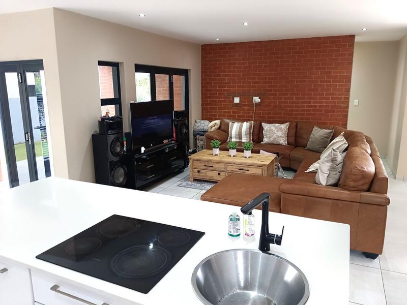 4 Bedroom Property for Sale in Midstream Ridge Gauteng
