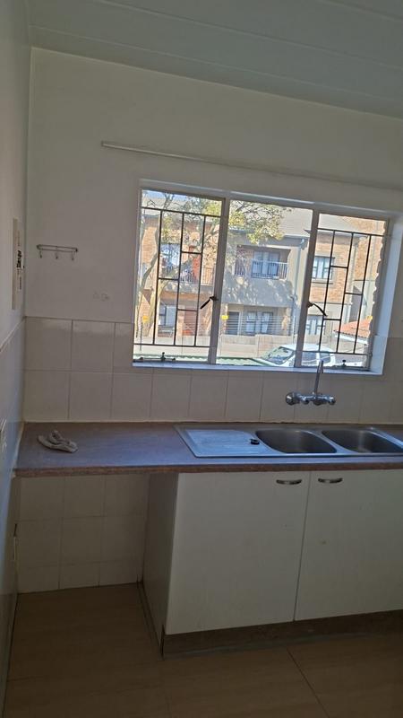 To Let 2 Bedroom Property for Rent in Northcliff Gauteng