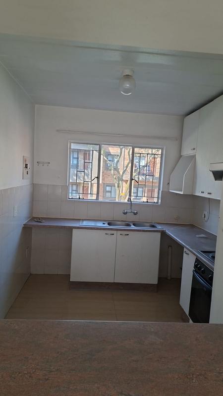 To Let 2 Bedroom Property for Rent in Northcliff Gauteng