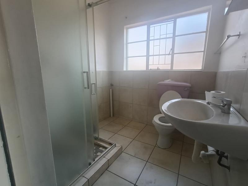 To Let 2 Bedroom Property for Rent in Petersfield Gauteng