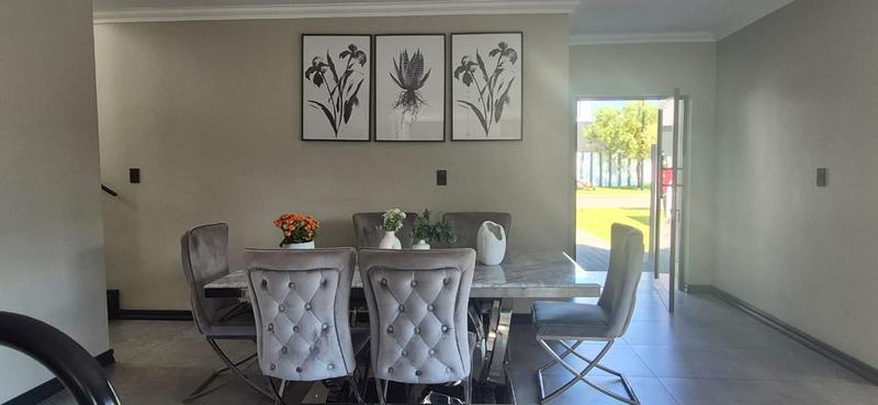 To Let 4 Bedroom Property for Rent in Midstream Ridge Gauteng