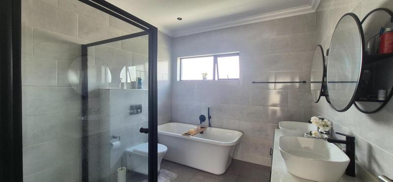 To Let 4 Bedroom Property for Rent in Midstream Ridge Gauteng