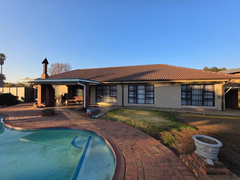 4 Bedroom Property for Sale in Brackenhurst Gauteng