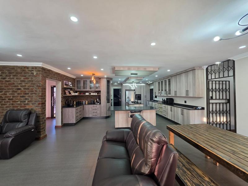 4 Bedroom Property for Sale in Brackenhurst Gauteng