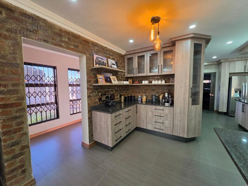 4 Bedroom Property for Sale in Brackenhurst Gauteng