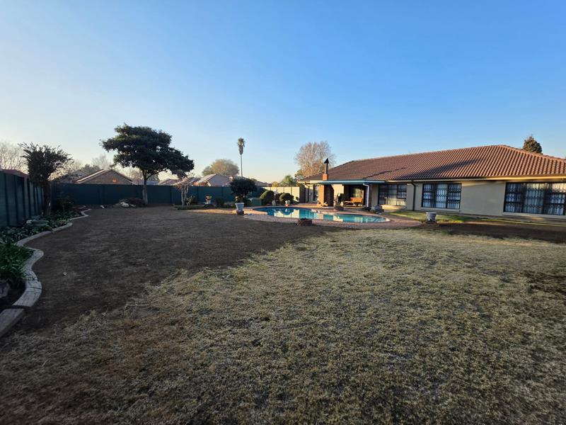 4 Bedroom Property for Sale in Brackenhurst Gauteng