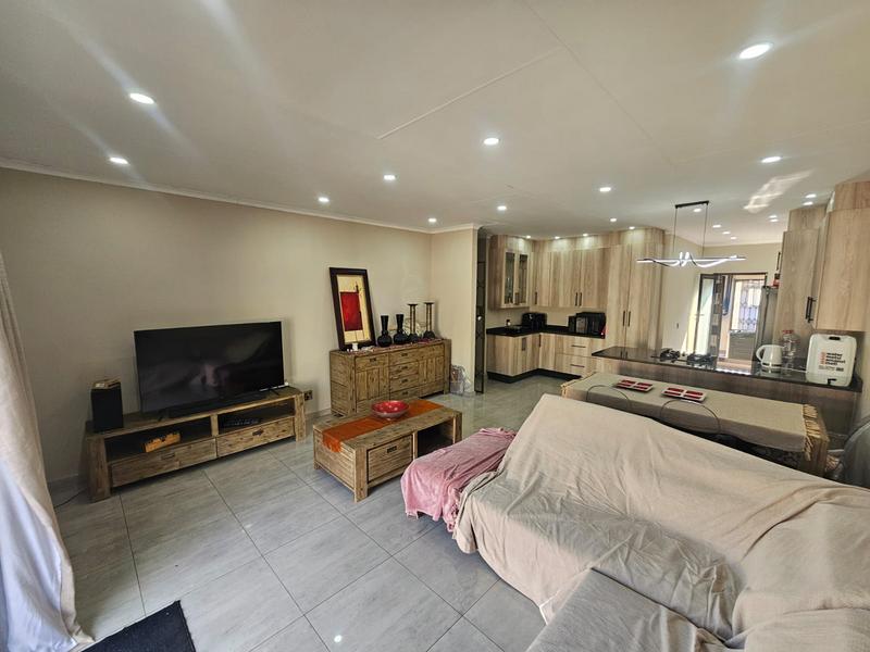4 Bedroom Property for Sale in Brackenhurst Gauteng