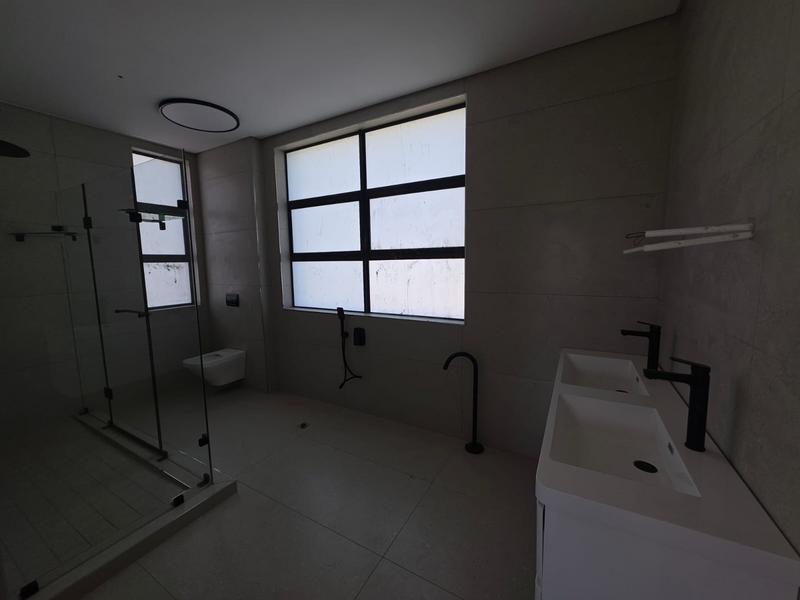 6 Bedroom Property for Sale in Midstream Heights Gauteng