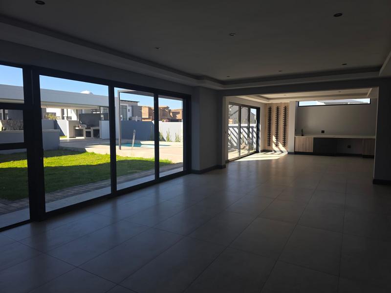 6 Bedroom Property for Sale in Midstream Heights Gauteng