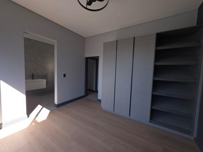 6 Bedroom Property for Sale in Midstream Heights Gauteng