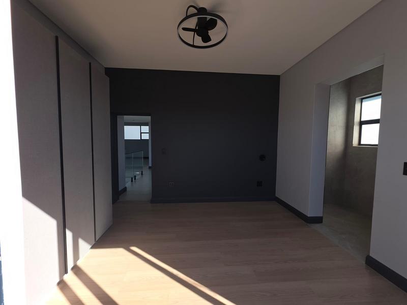 6 Bedroom Property for Sale in Midstream Heights Gauteng
