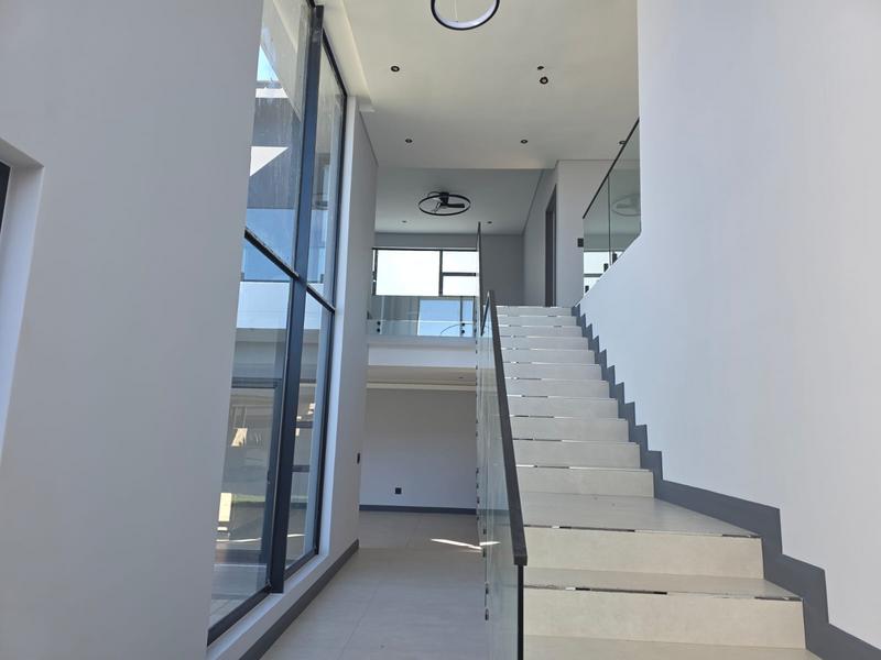 6 Bedroom Property for Sale in Midstream Heights Gauteng