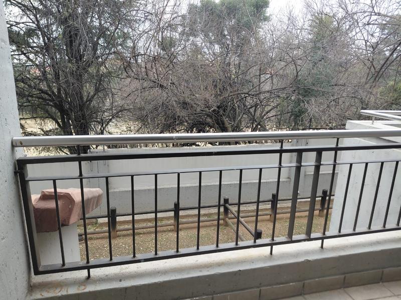 2 Bedroom Property for Sale in Sunninghill Gauteng