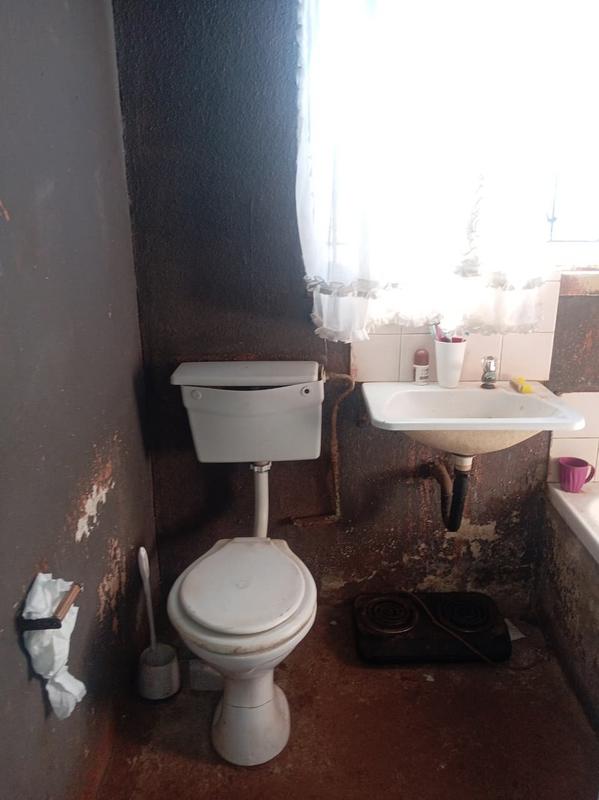 2 Bedroom Property for Sale in Likole Gauteng