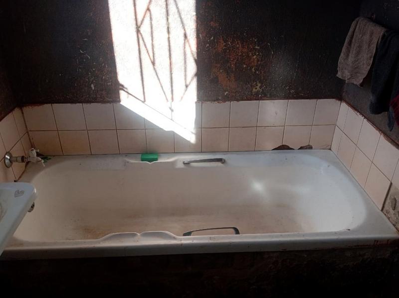 2 Bedroom Property for Sale in Likole Gauteng