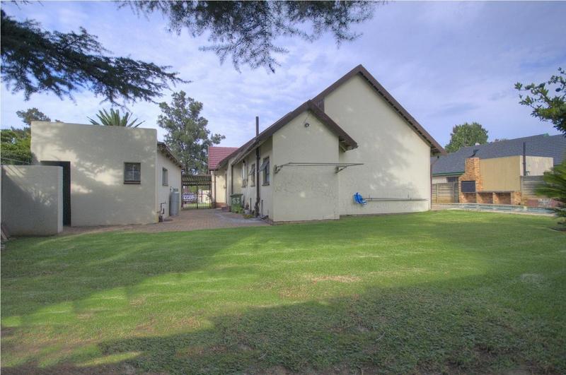 3 Bedroom Property for Sale in Brackendowns Gauteng