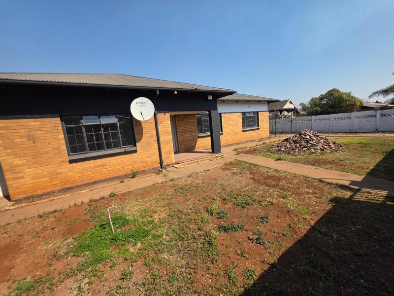 4 Bedroom Property for Sale in Clayville East Gauteng