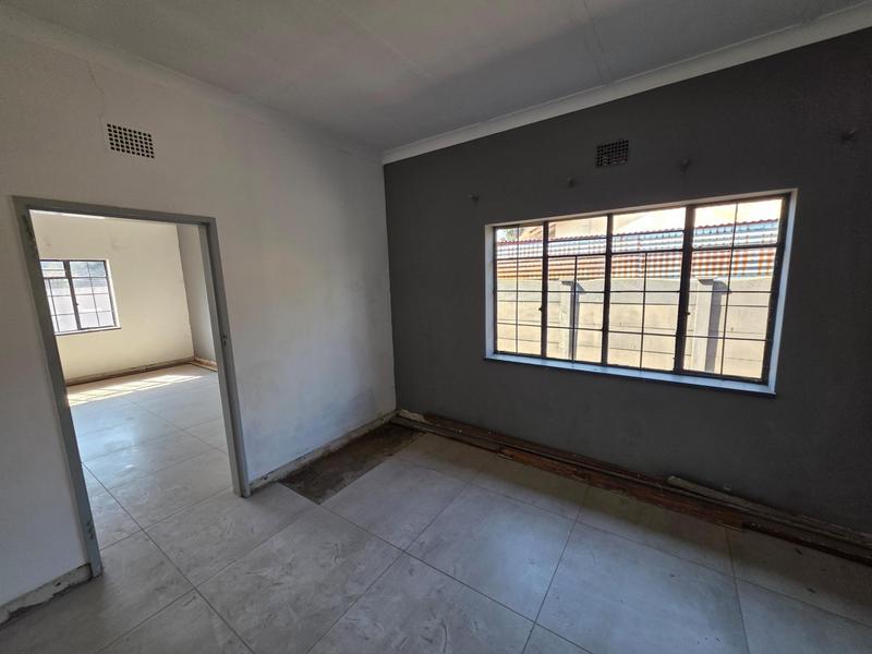 4 Bedroom Property for Sale in Clayville East Gauteng