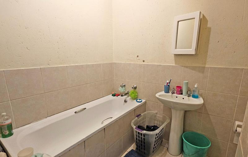 2 Bedroom Property for Sale in Comet Gauteng