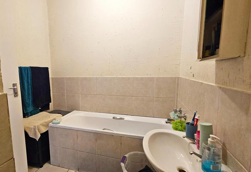 2 Bedroom Property for Sale in Comet Gauteng
