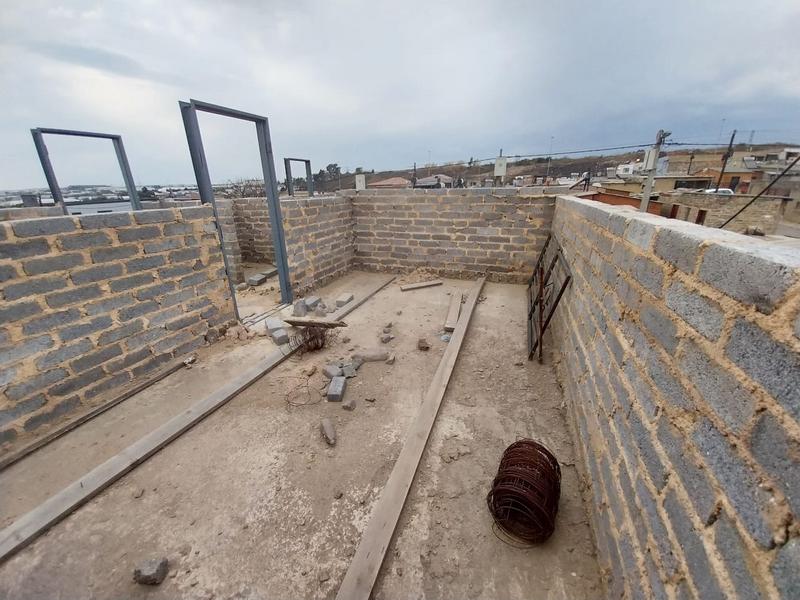 5 Bedroom Property for Sale in Alexandra East Bank Gauteng