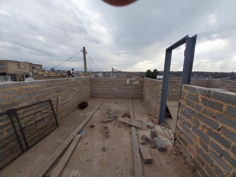 5 Bedroom Property for Sale in Alexandra East Bank Gauteng