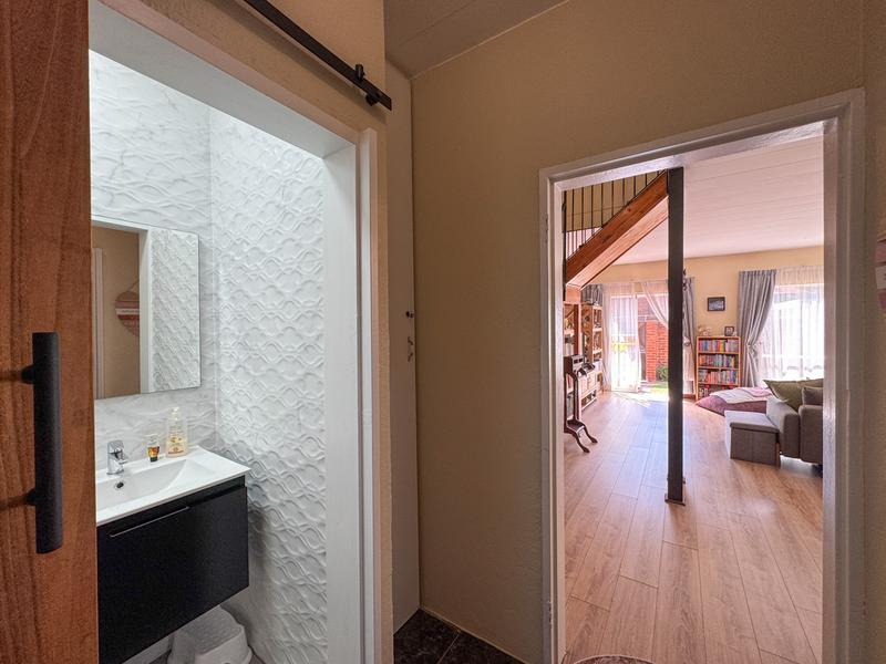 3 Bedroom Property for Sale in Eldoraigne Gauteng