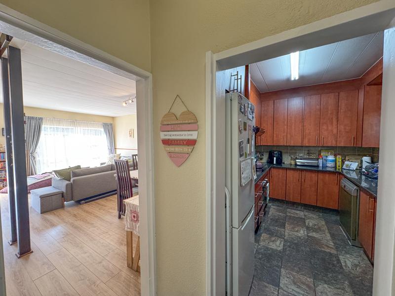 3 Bedroom Property for Sale in Eldoraigne Gauteng