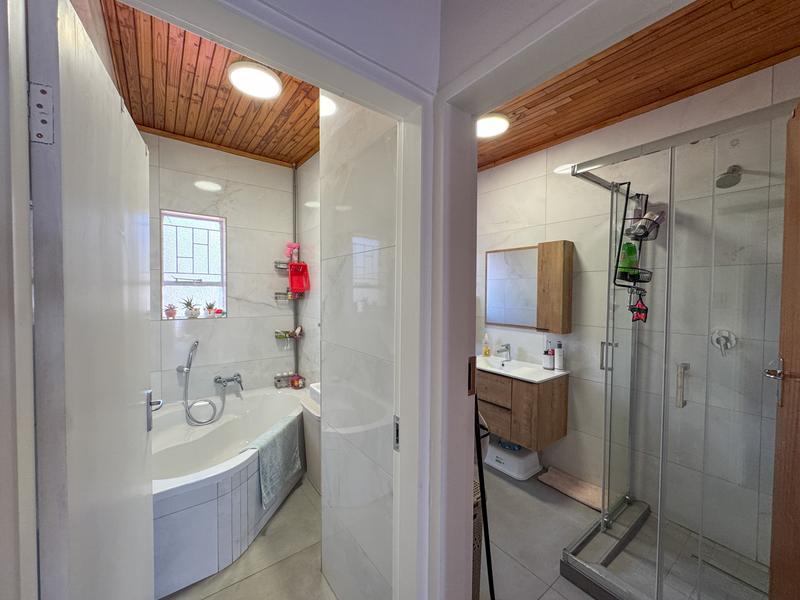 3 Bedroom Property for Sale in Eldoraigne Gauteng