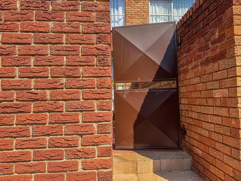 3 Bedroom Property for Sale in Eldoraigne Gauteng