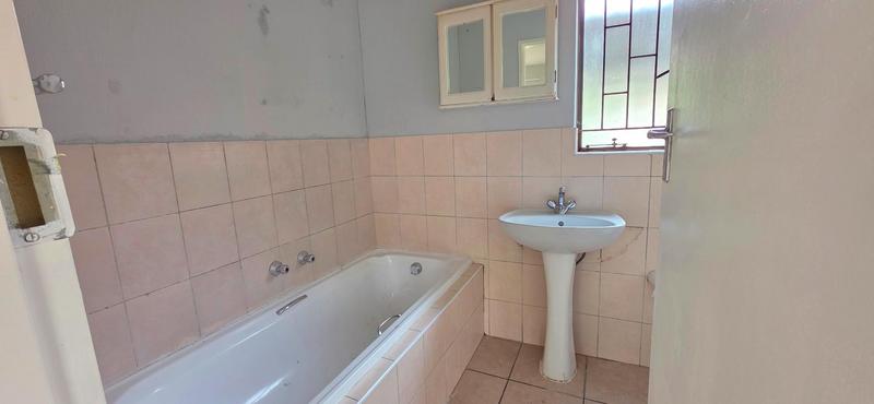To Let 2 Bedroom Property for Rent in Honeydew Gauteng