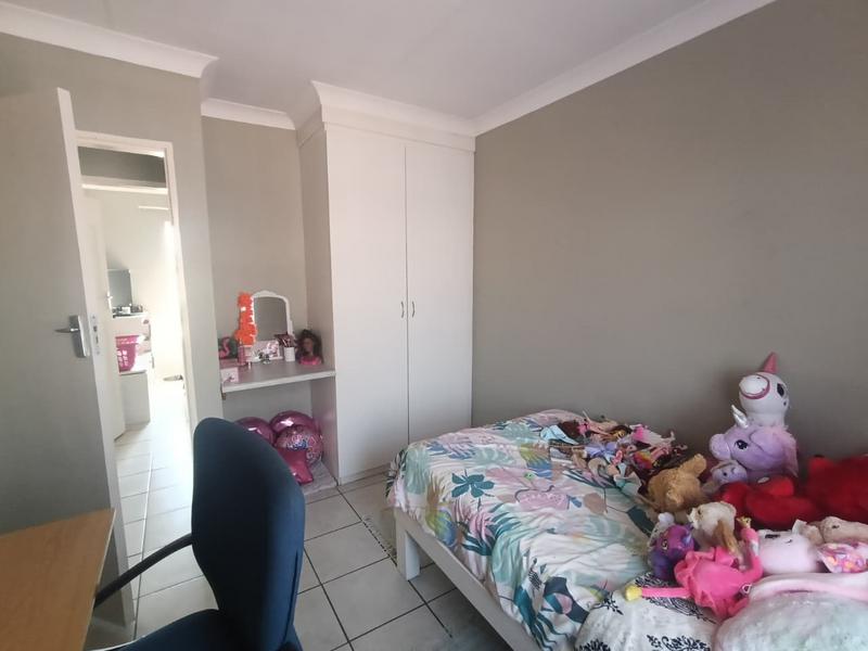 3 Bedroom Property for Sale in Strubenvale Gauteng