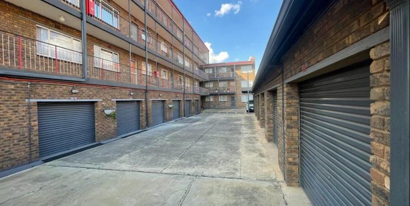 2 Bedroom Property for Sale in New Redruth Gauteng
