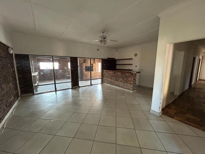 To Let 4 Bedroom Property for Rent in Lyttelton Gauteng
