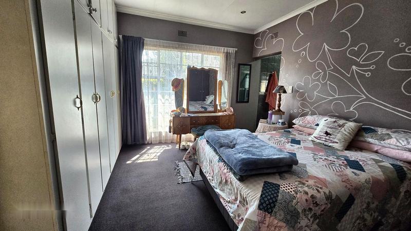 5 Bedroom Property for Sale in Cinderella Gauteng