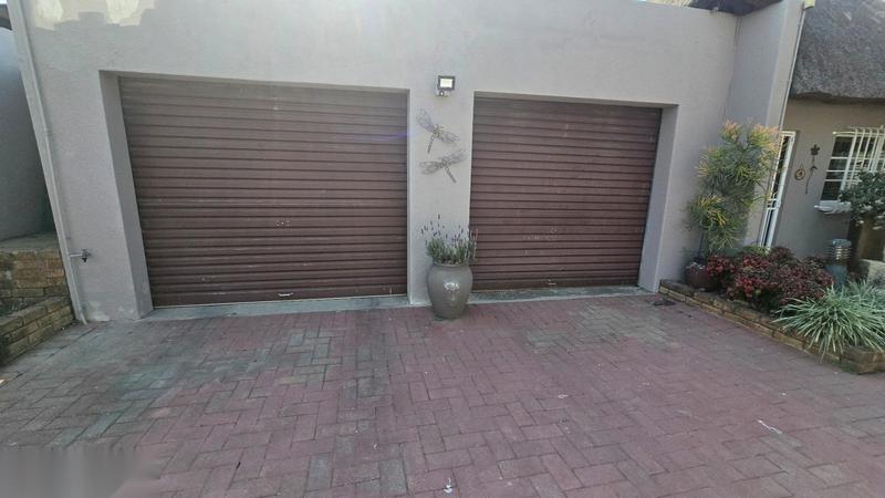 5 Bedroom Property for Sale in Cinderella Gauteng