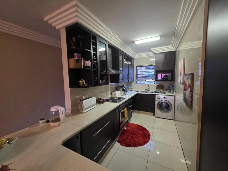 To Let 2 Bedroom Property for Rent in Ravenswood Gauteng