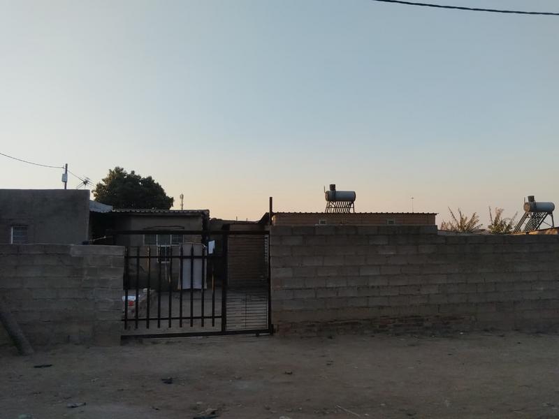 4 Bedroom Property for Sale in Olievenhoutbosch Gauteng