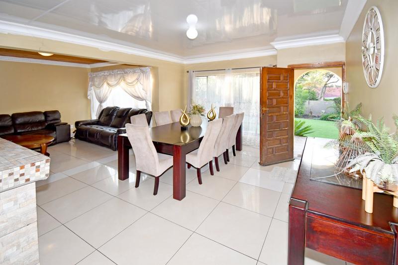 To Let 4 Bedroom Property for Rent in Birchleigh Gauteng