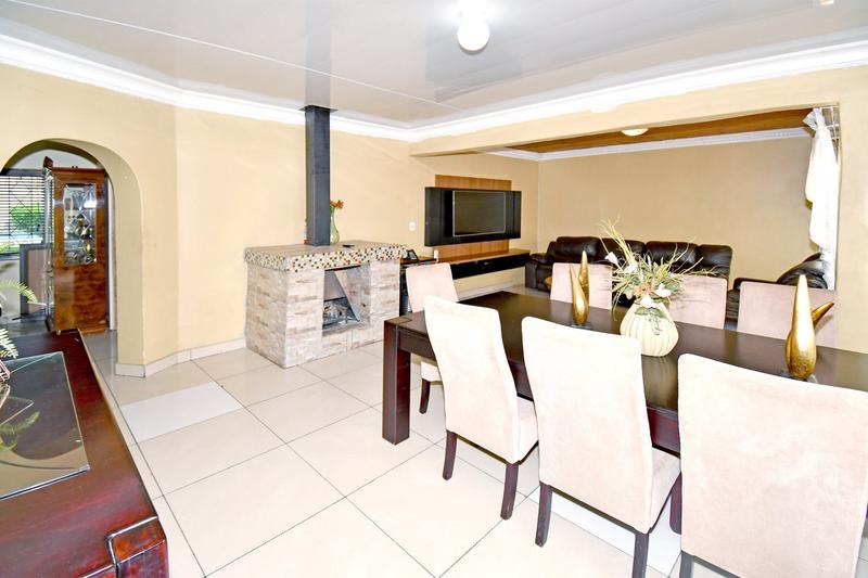 To Let 4 Bedroom Property for Rent in Birchleigh Gauteng