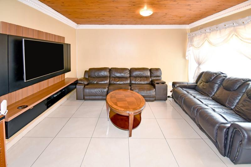 To Let 4 Bedroom Property for Rent in Birchleigh Gauteng