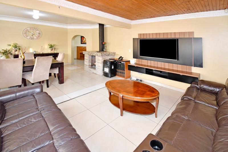 To Let 4 Bedroom Property for Rent in Birchleigh Gauteng