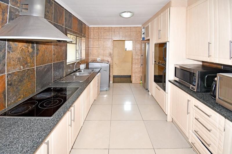 To Let 4 Bedroom Property for Rent in Birchleigh Gauteng