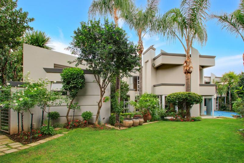 5 Bedroom Property for Sale in Dainfern Golf Estate Gauteng