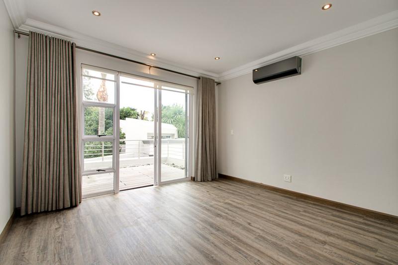5 Bedroom Property for Sale in Dainfern Golf Estate Gauteng