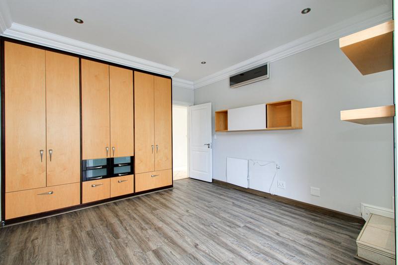 5 Bedroom Property for Sale in Dainfern Golf Estate Gauteng