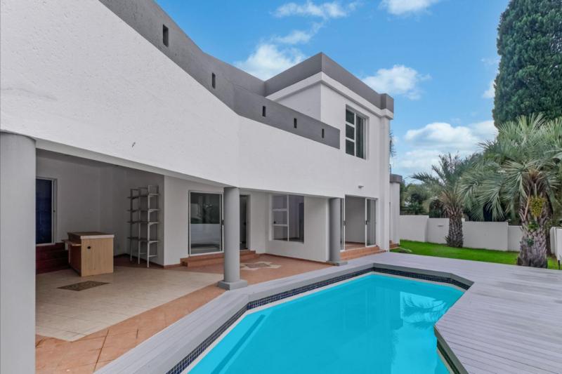 5 Bedroom Property for Sale in Dainfern Golf Estate Gauteng