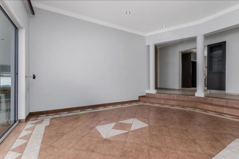 5 Bedroom Property for Sale in Dainfern Golf Estate Gauteng