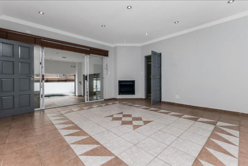 5 Bedroom Property for Sale in Dainfern Golf Estate Gauteng